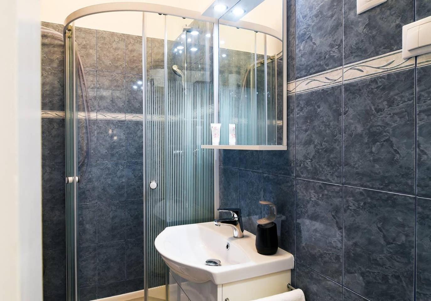 בודפשט Very Central Apartment Close To Basilica מראה חיצוני תמונה